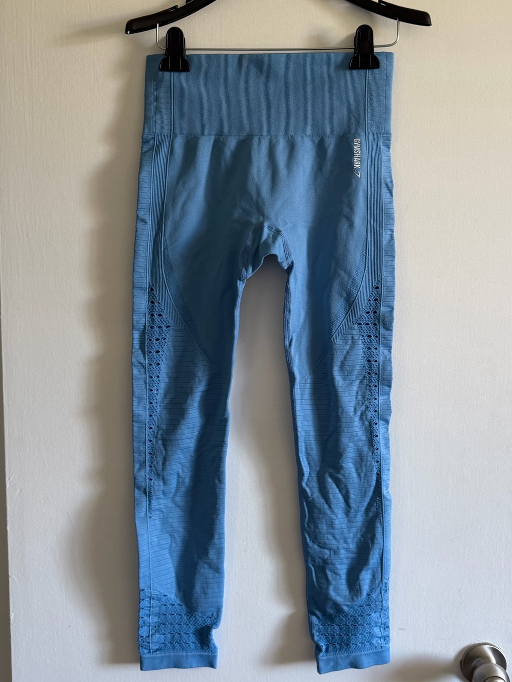 Gymshark Energy+ Seamless Light Blue Athletic Cropped Leggings size Small EUC